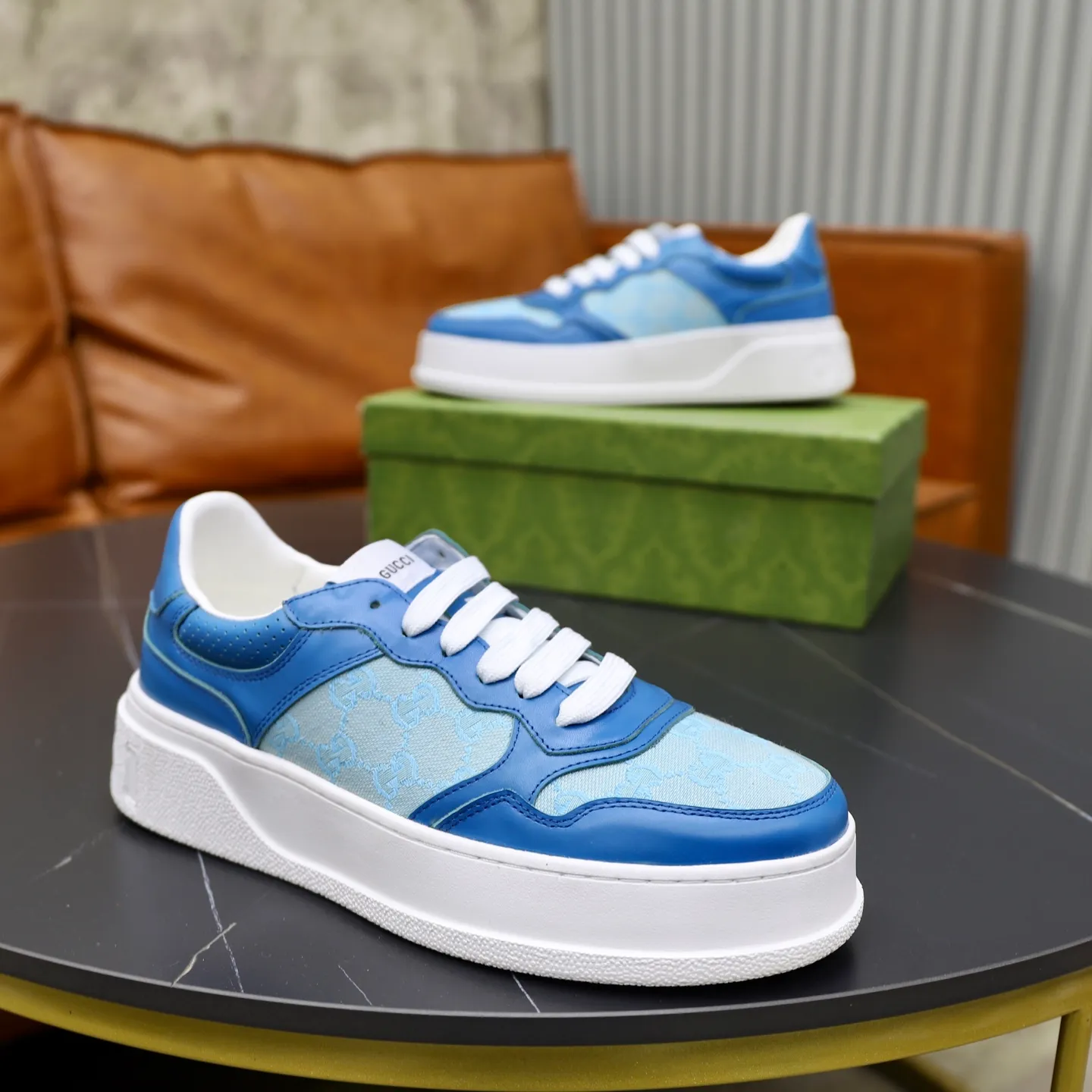 Men's shoes: 400💰🙅‍♂️🙅‍♂️🙅‍♂️ Brand: GUCCI Standard code: 38-44 (45 customized) Grade: Same as the official website Material: Original leather splicing brand cloth Comfortable and breathable sheepskin lining Lightweight wear-resistant outsole Style category: Men's fashion casual shoes Sports shoes Distinguished luxury brand elements Top luxury Color: actual picture color